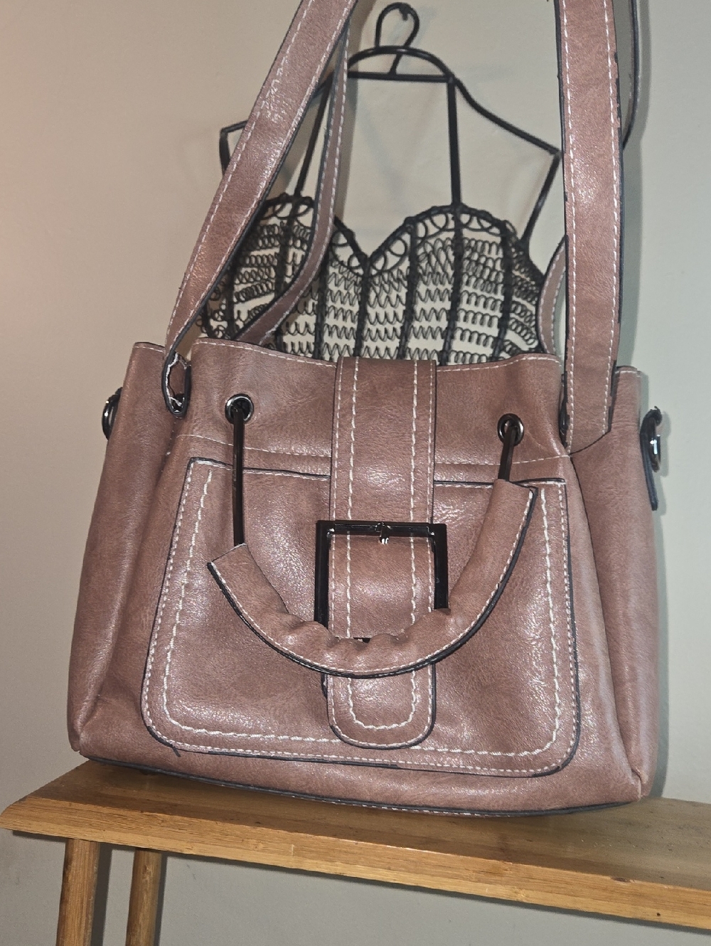 Women's Leather Rose Taupe Drawstring Shoulder Bag